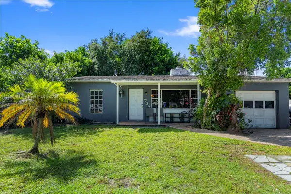 5724 Mckinley St, Hollywood, FL 33021