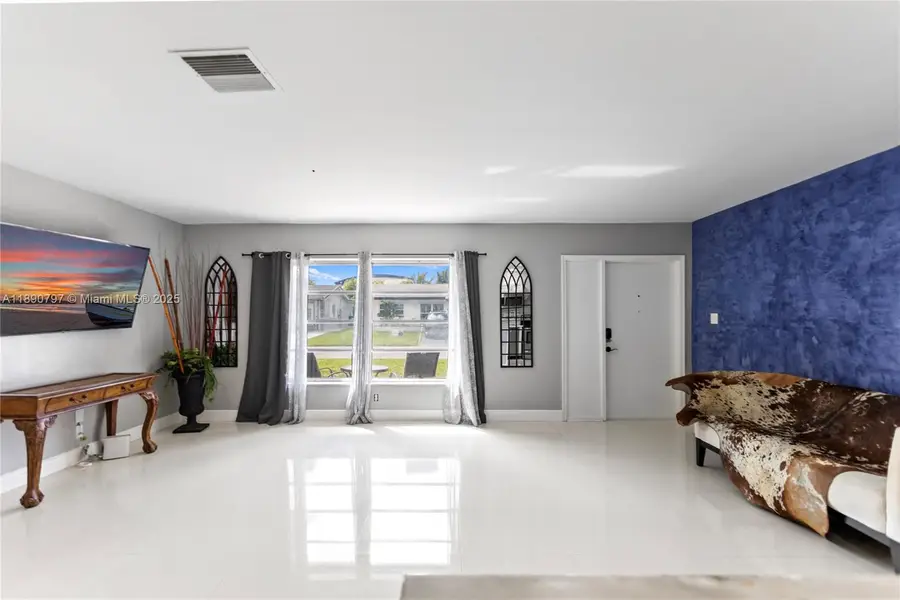 8517 NW 57th Ct, Tamarac, FL 33321 - #2