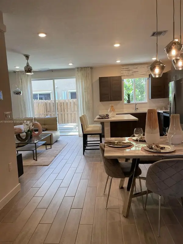 2423 SE 11th St, Homestead, FL 33035