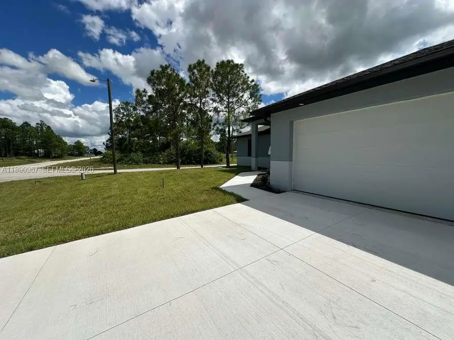 672 Nimitz Blvd, Lehigh Acres, FL 33974 - #3