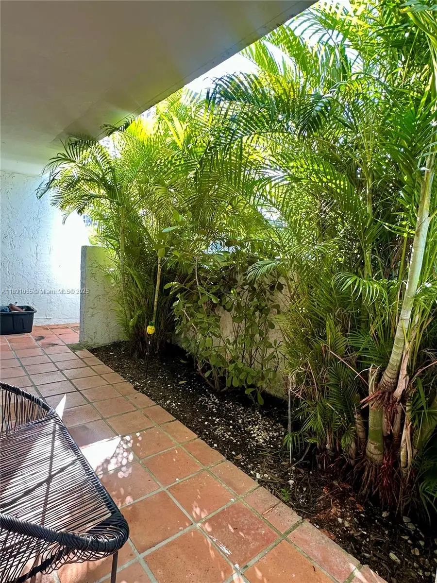 1650 NE 115th St #102, Miami, FL 33181 - Image #3