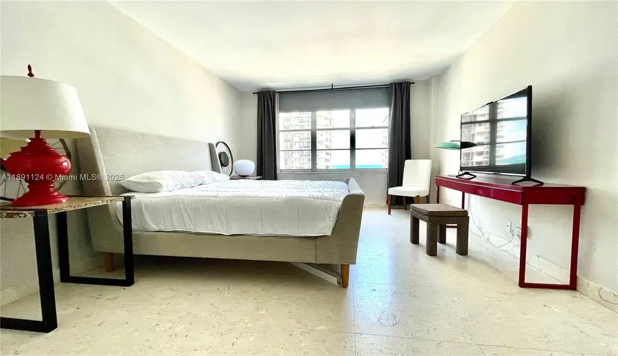 5700 Collins Ave #11A, Miami Beach, FL 33140 - Image #3