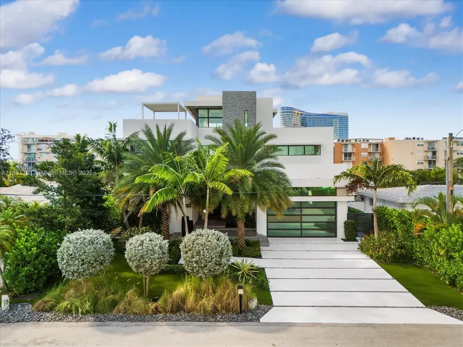 1736 SE 14th St, Fort Lauderdale, FL 33316 - Image #2