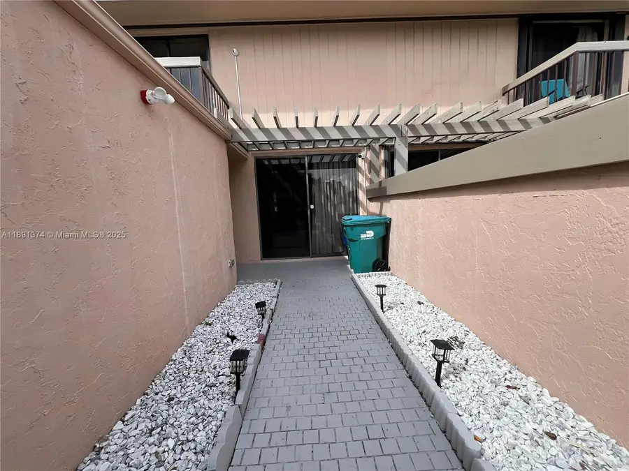 20571 NE 6th Ct, Miami, FL 33179 - Image #3