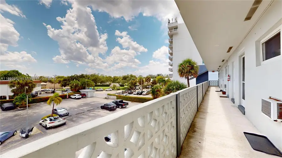 13105 Ixora Ct #303, North Miami, FL 33181 - Image #3