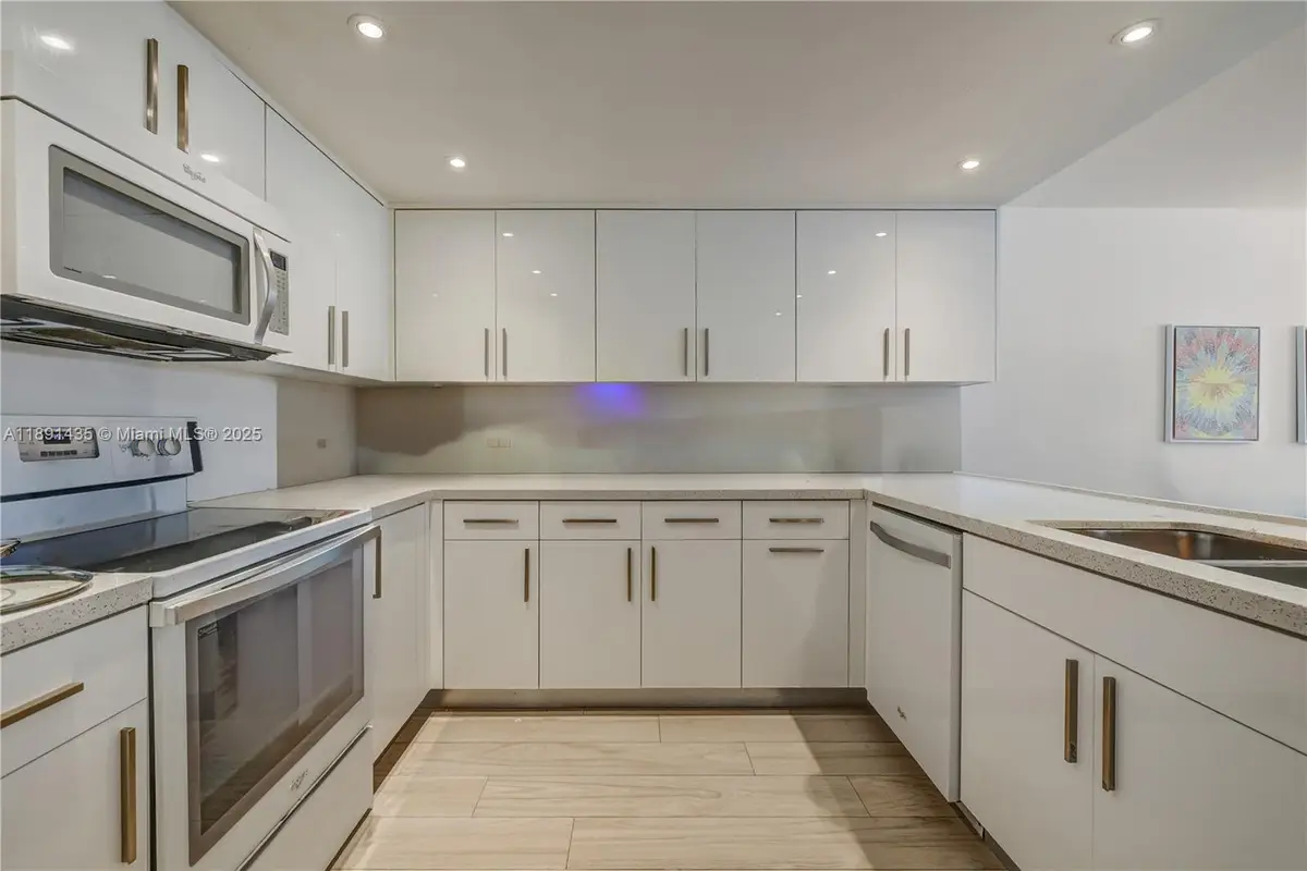 1901 Brickell Ave #B413, Miami, FL 33129 - Image #1