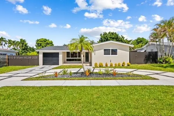 3333 Roosevelt St, Hollywood, FL 33021