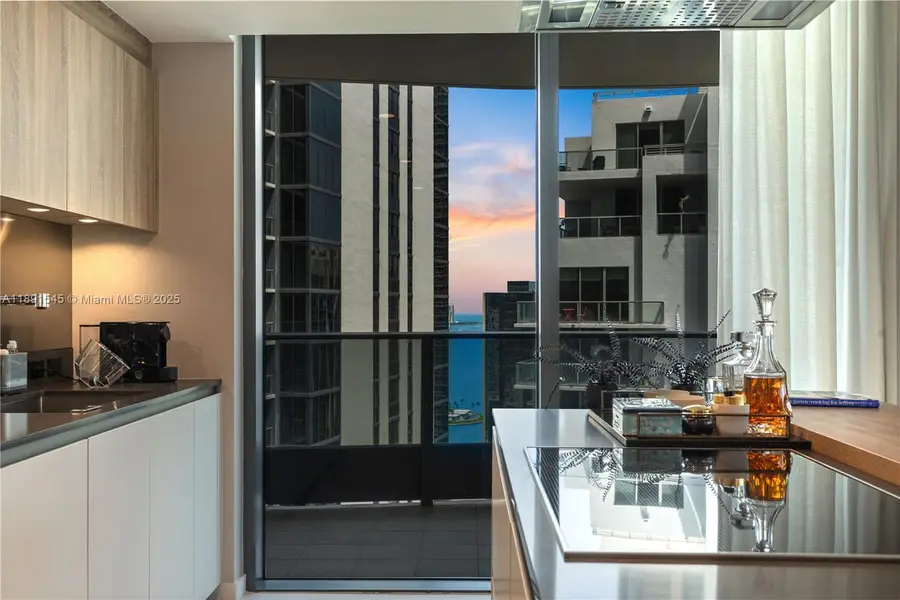 1000 Brickell Plz #3401, Miami, FL 33131 - Image #3