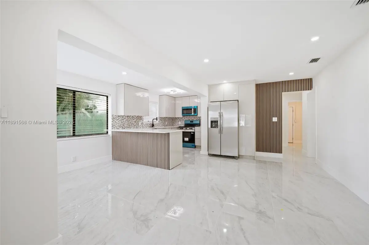 261 NW 2nd Ct, Deerfield Beach, FL 33441 - Image #1