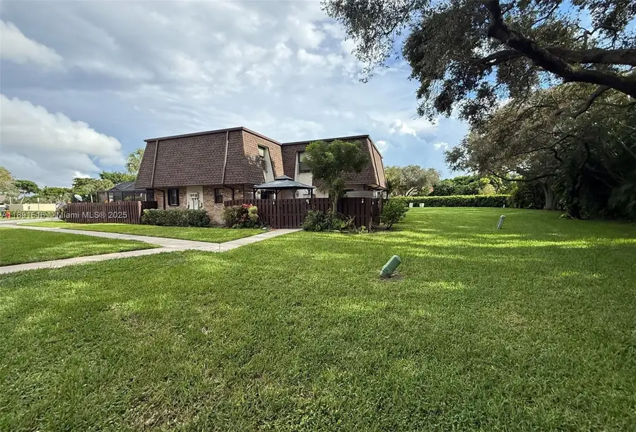 2542 NW 99th Ave, Coral Springs, FL 33065 - Image #2