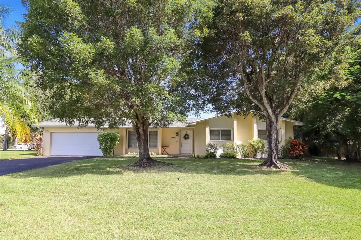 18401 SW 86th Ct, Cutler Bay, FL 33157 - Image #1