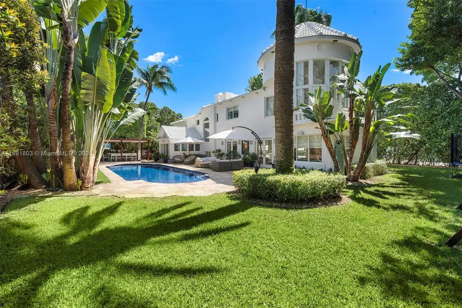 2701 N Bay Rd, Miami Beach, FL 33140 - Image #2