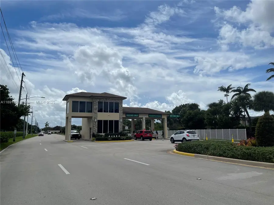 800 SW 142nd Ave #104N, Pembroke Pines, FL 33027 - Image #2