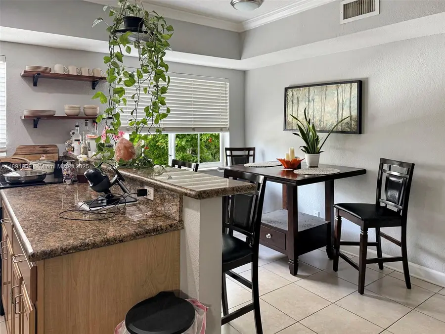 924 SE 2nd St #17, Fort Lauderdale, FL 33301 - Image #2