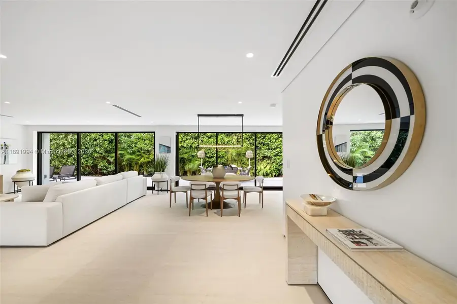 222 E Rivo Alto Dr, Miami Beach, FL 33139 - Image #2