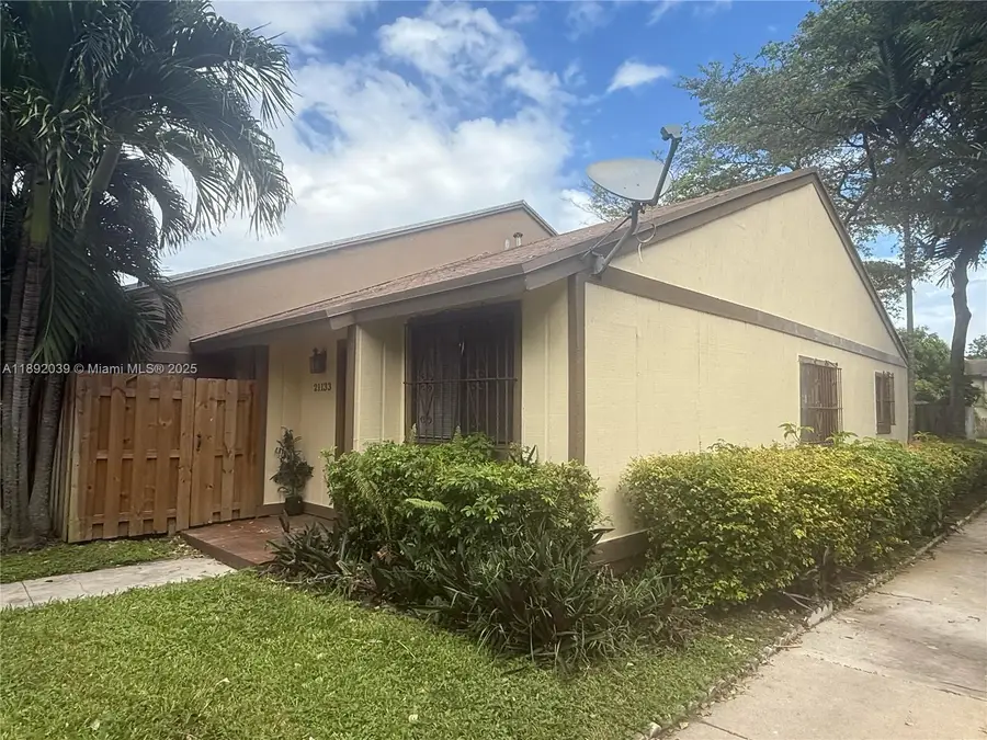 21133 NE 4th Ct, Miami, FL 33179 - Image #3