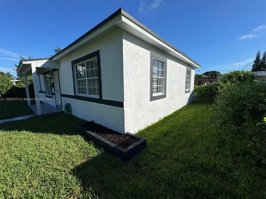 9221 Broad Manor Rd, Miami, FL 33147 - Image #2