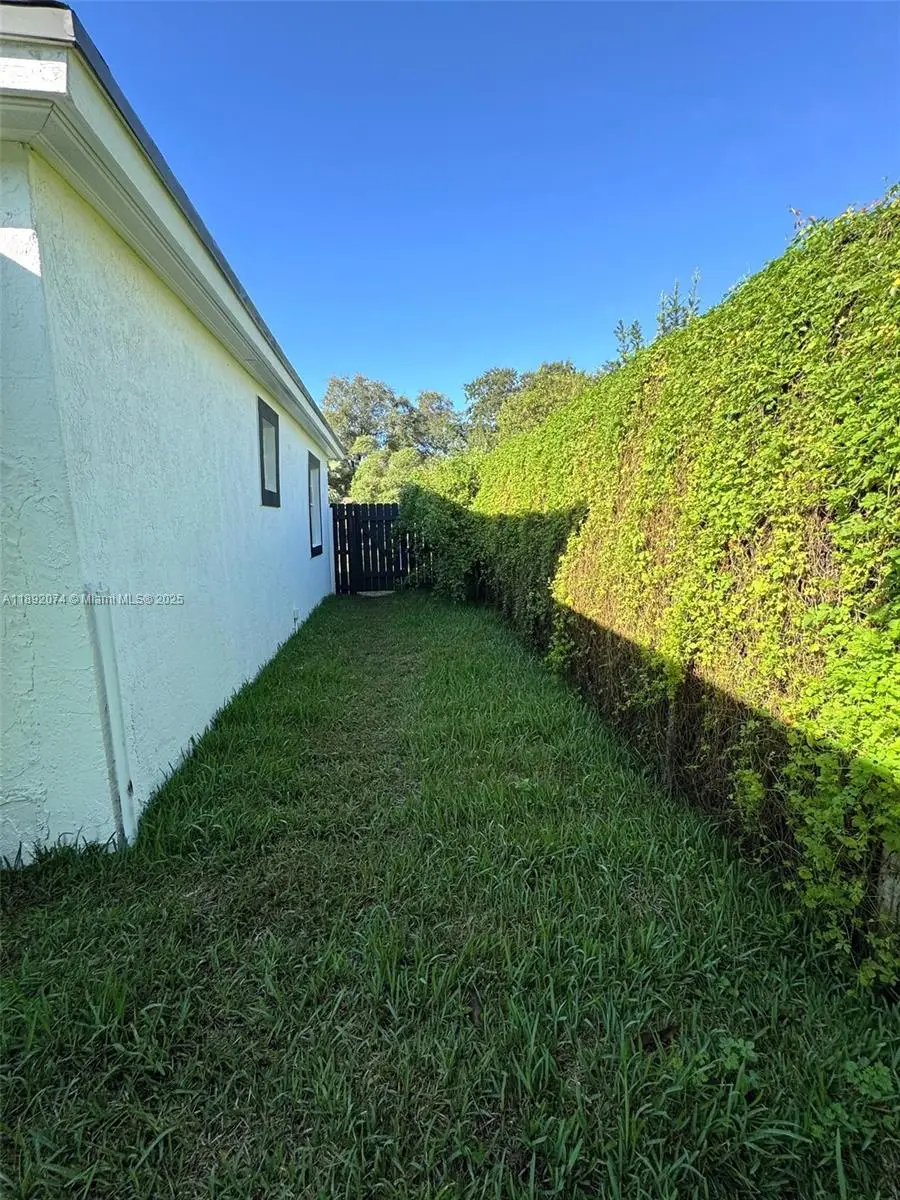 9221 Broad Manor Rd, Miami, FL 33147 - Image #3