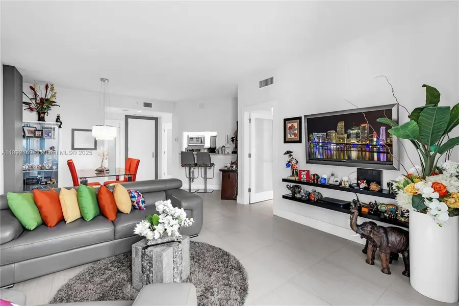 888 Brickell Key Dr #1002, Miami, FL 33131 - Image #2