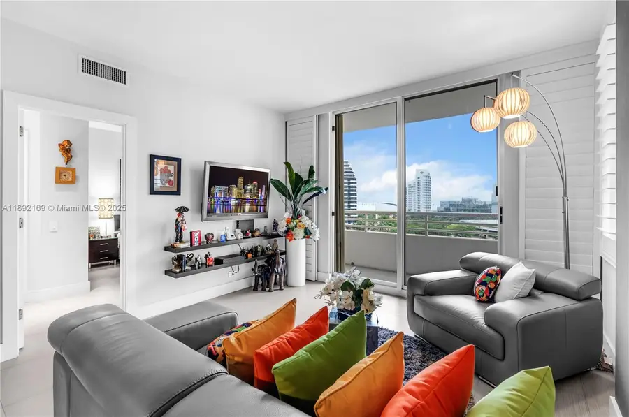 888 Brickell Key Dr #1002, Miami, FL 33131 - Image #3