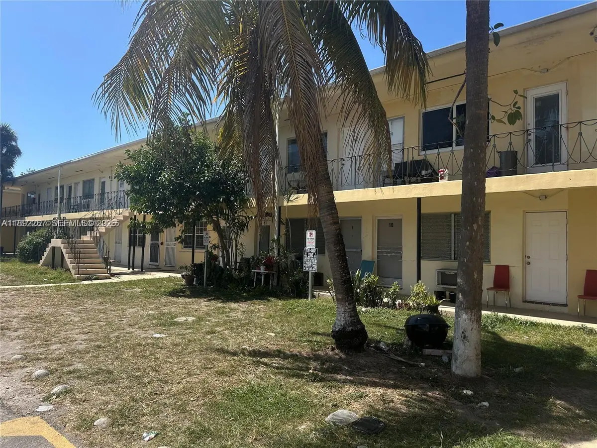 70 NW 77th St #11, Miami, FL 33150 - Image #1