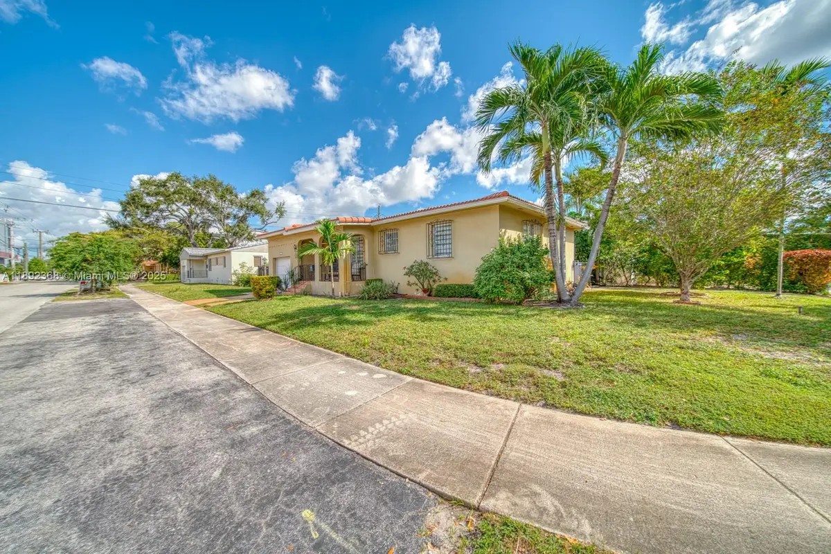 511 NW 39th Ave, Miami, FL 33126 - #1