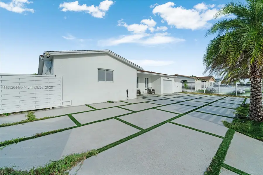 17040 SW 107th Ct, Miami, FL 33157 - Image #2