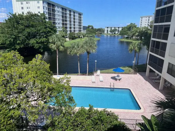 2307 S Cypress Bend Dr #406A, Pompano Beach, FL 33069