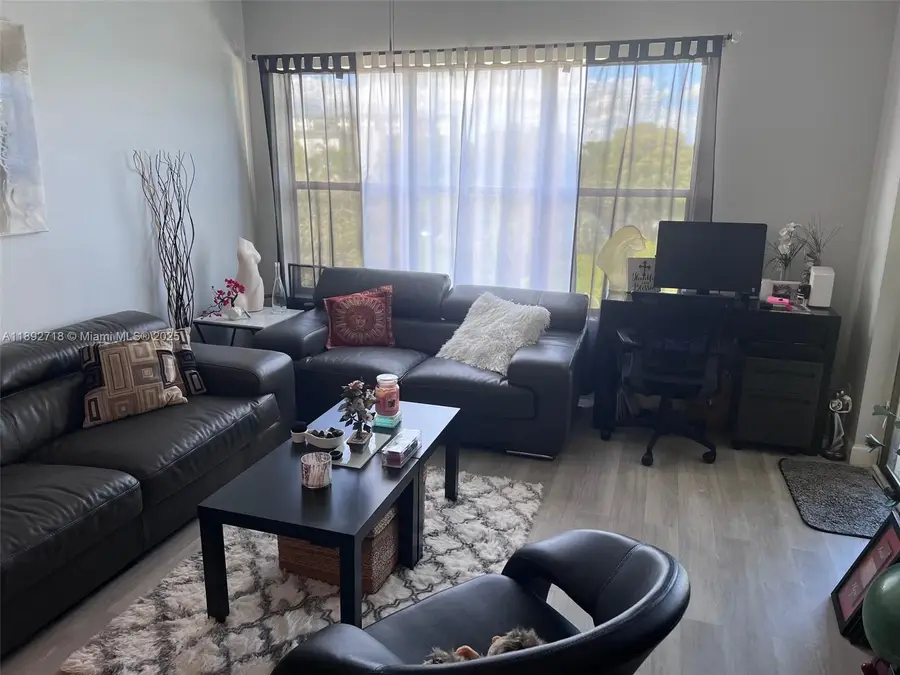 2307 S Cypress Bend Dr #406A, Pompano Beach, FL 33069 - Image #3