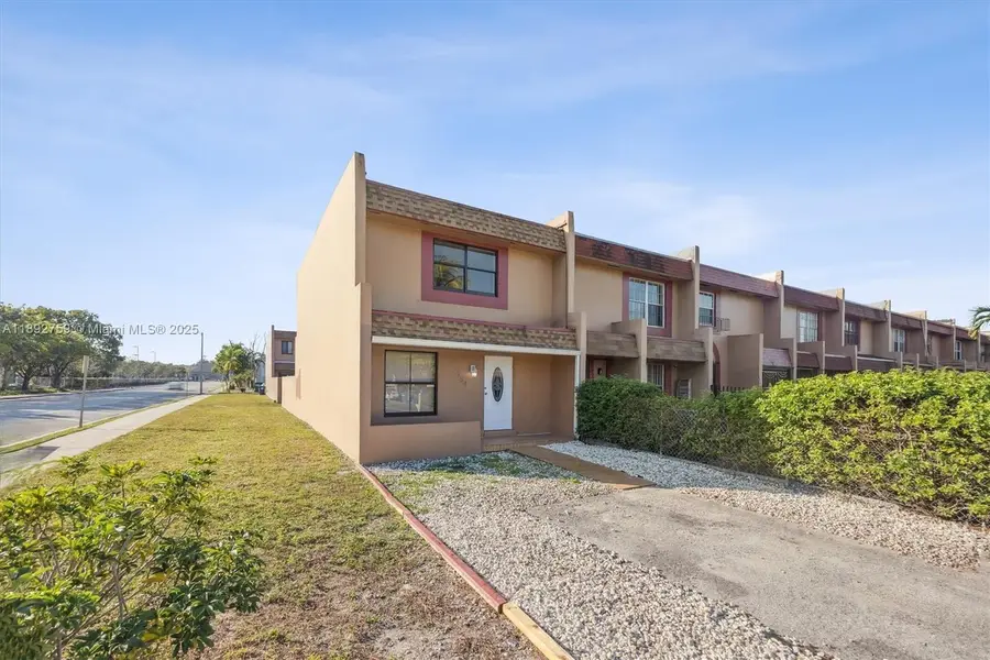 2754 NW 193rd Ter, Miami Gardens, FL 33056 - Image #2