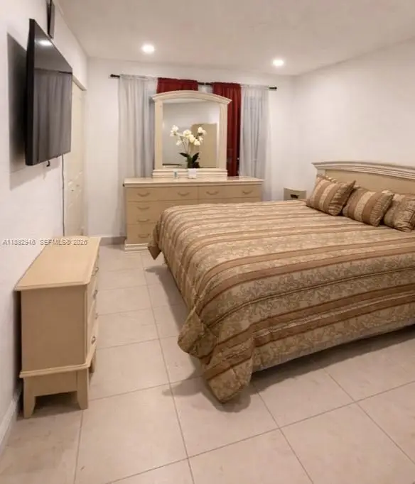 1350 W 53rd St #24, Hialeah, FL 33012 - Image #3