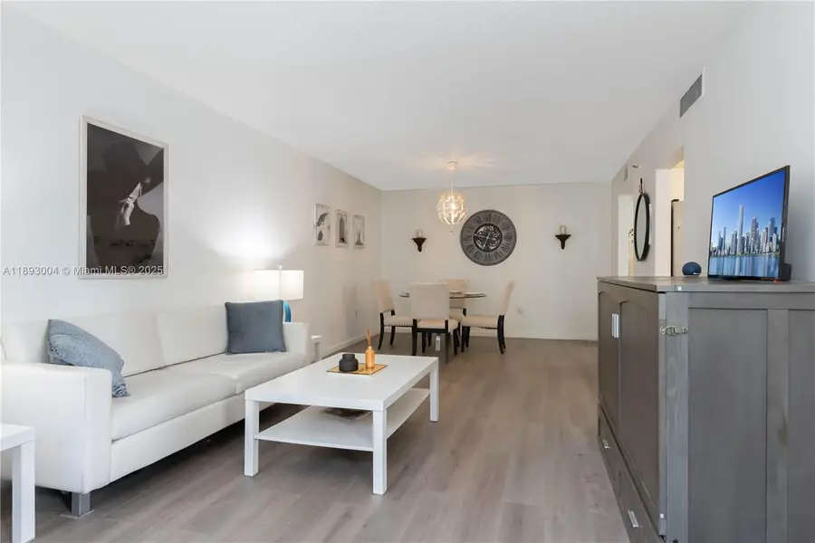 17890 W Dixie Hwy 319 Hwy #319, North Miami Beach, FL 33160 - Image #2