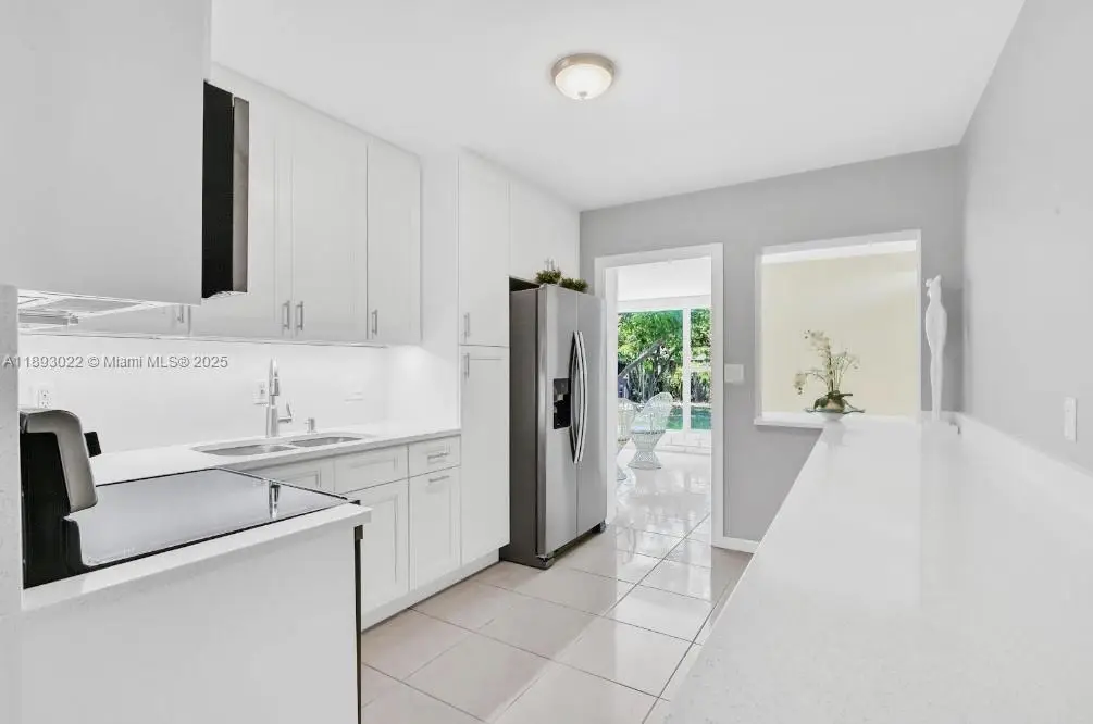 822 Avenida Hermosa, West Palm Beach, FL 33405 - Image #1