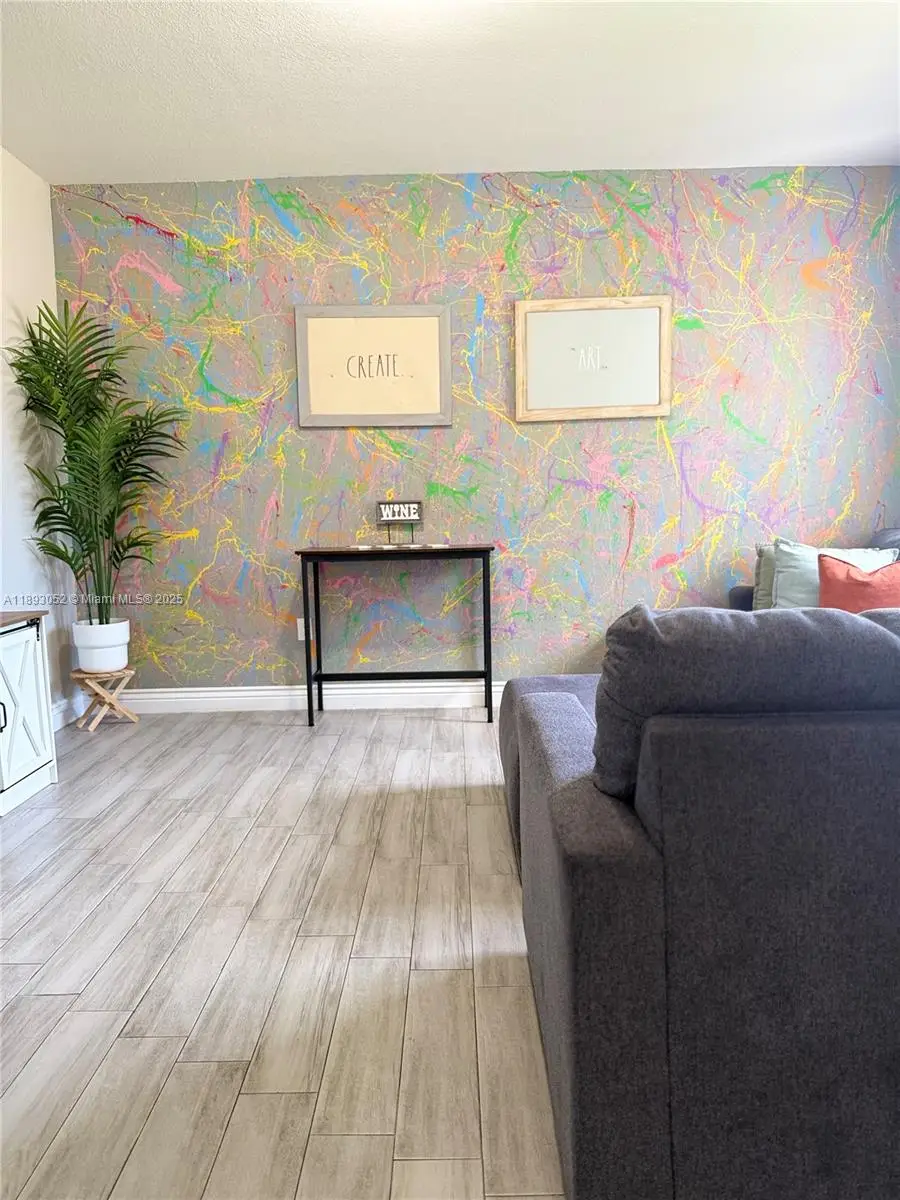 409 NW 13th Ave, Fort Lauderdale, FL 33311 - Image #2