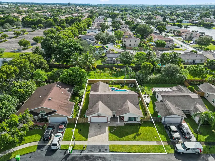 5236 NW 99th Ave, Sunrise, FL 33351 - Image #2