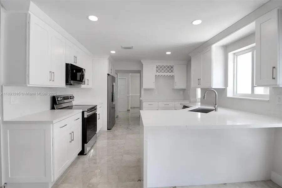 8416 NW 201st St, Miami Gardens, FL 33015 - Image #3