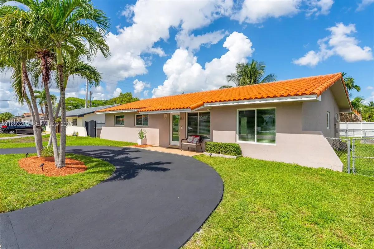 10121 SW 4th St, Miami, FL 33174 - Image #1