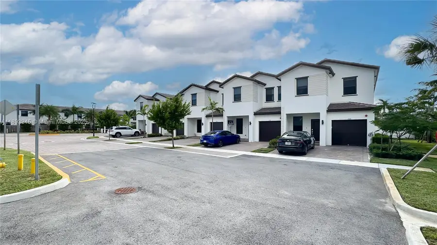 204 SW 159th Pl, Pembroke Pines, FL 33027 - Image #3