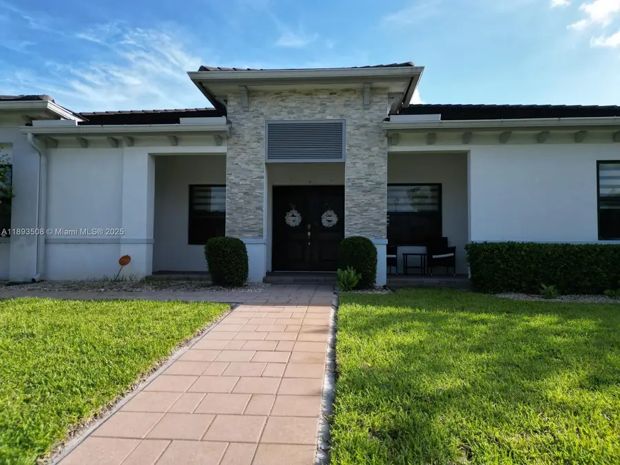 18964 SW 135th Ave, Miami, FL 33177 - Image #2