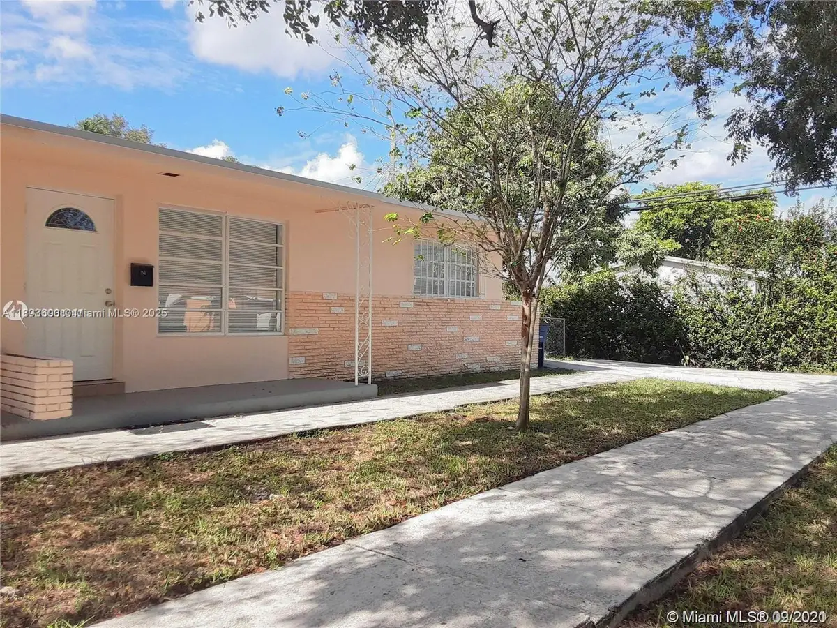 412 SW 10 St, Hallandale Beach, FL 33009 - #1