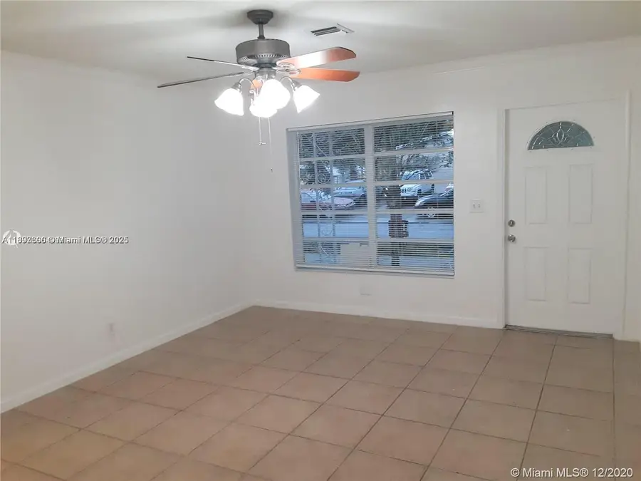 412 SW 10 St, Hallandale Beach, FL 33009 - #2