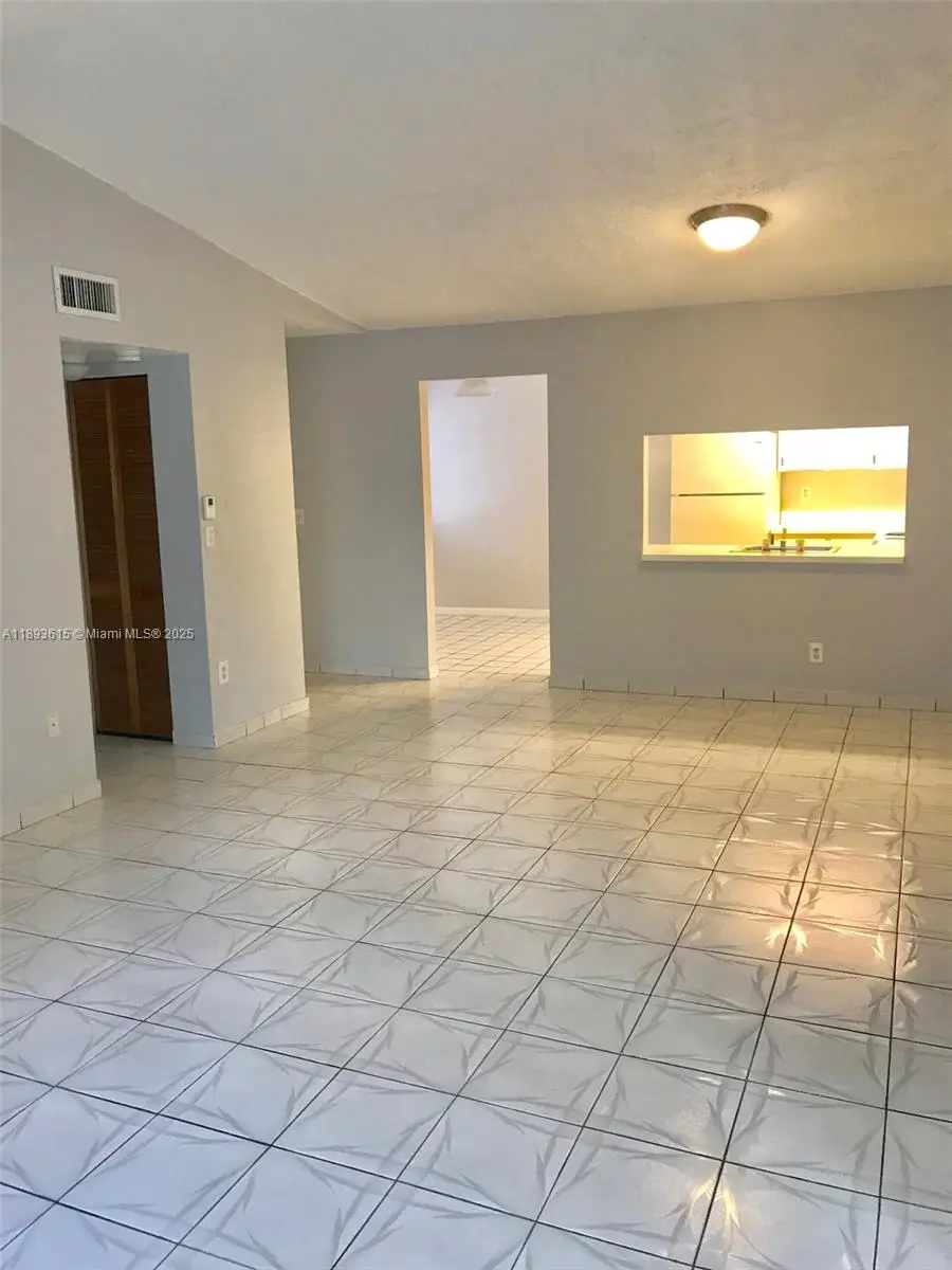 9810 Hammocks Blvd #202, Miami, FL 33196 - Image #2