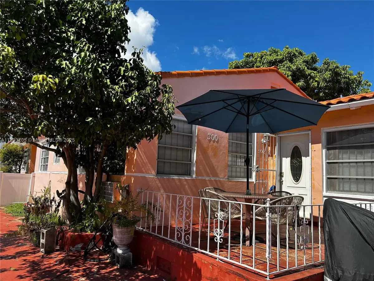 300 NW 13th Ave, Miami, FL 33125 - Image #1