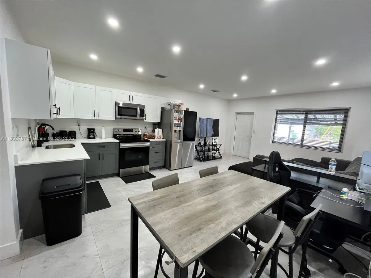 1102 NW 103rd Street, Miami, FL 33150 - Image #1