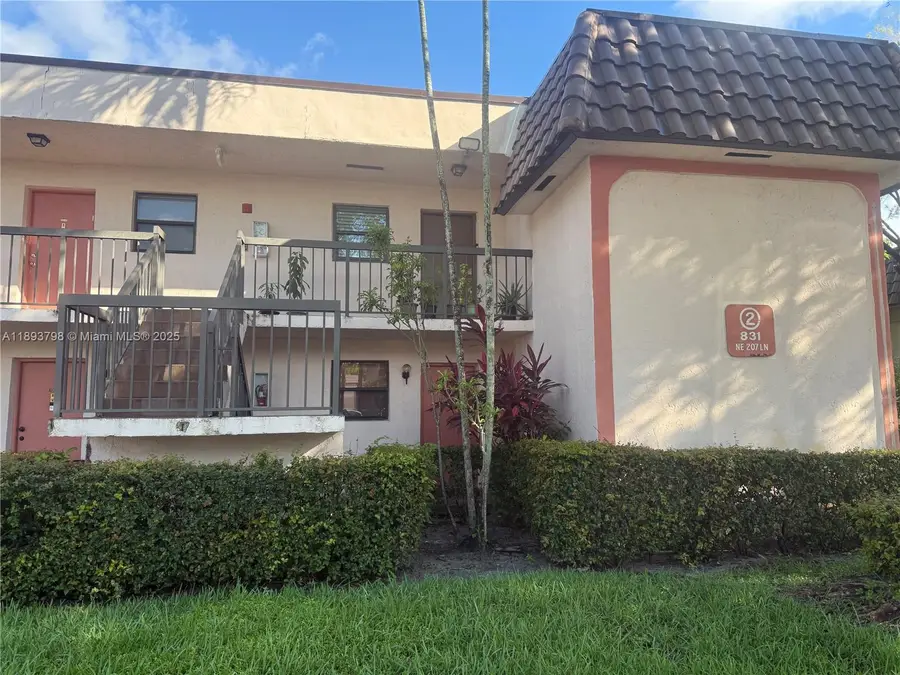 831 NE 207th Ln #2-106, Miami, FL 33179 - Image #3