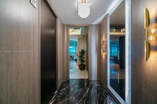 300 N Biscayne Blvd #7803, Miami, FL 33132