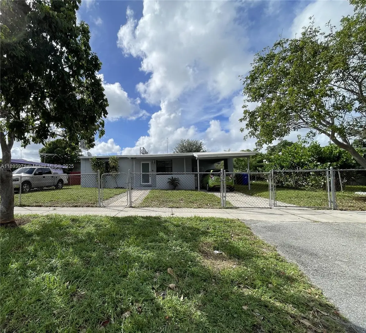 1854 Lauderdale Manor Dr, Fort Lauderdale, FL 33311 - Image #1