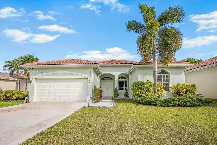 2821 Augusta Dr, Homestead, FL 33035 - Image #2