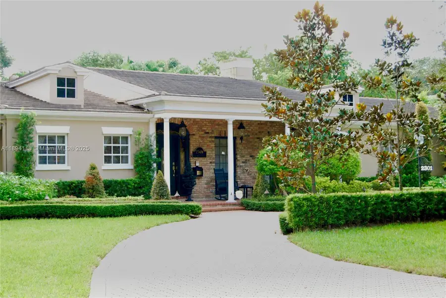 2301 Alhambra Cir, Coral Gables, FL 33134 - Image #2