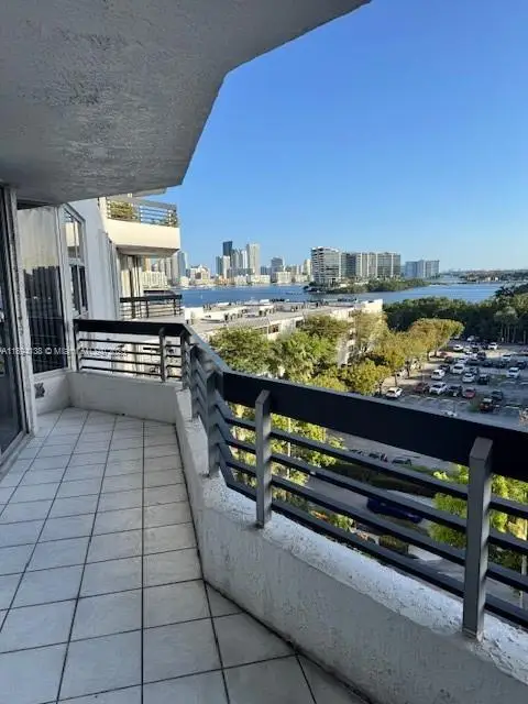 3400 NE 192nd St #802, Aventura, FL 33180 - Image #2